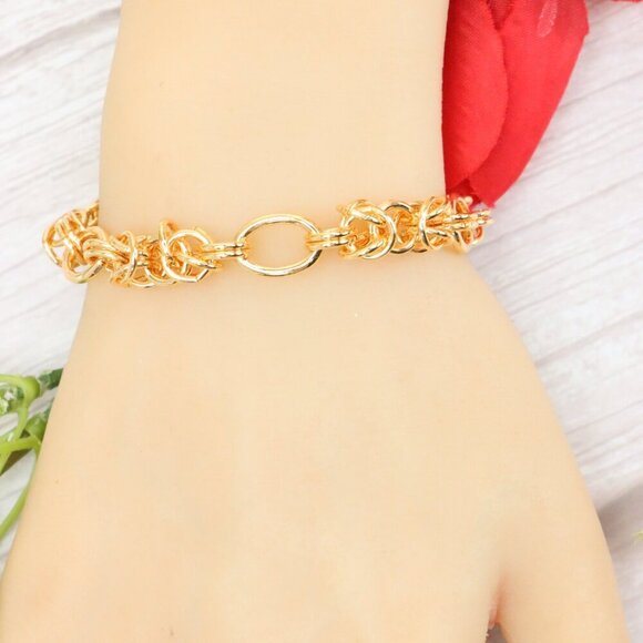 "Trendy Handmade Bracelet – A Thoughtful Gift for Girls & Women | UNVRC1623 - Picture 7 of 10